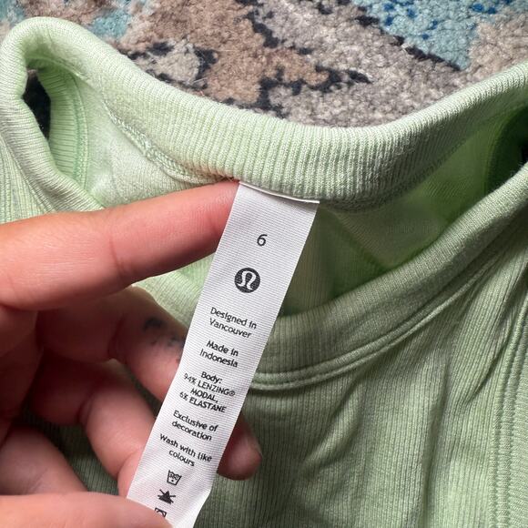 Lululemon hold tight crewneck tank 6 - Picture 2 of 4